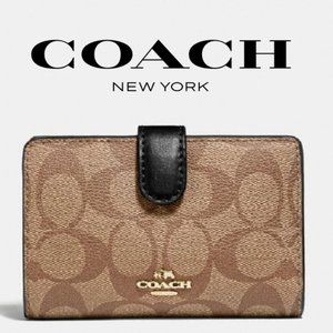COACH Medium Zip Wallet in Signature Canvas EUC